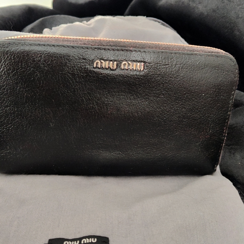Miu Miu🚨Rehab🚨 Black Leather Wallet With Dust Bag